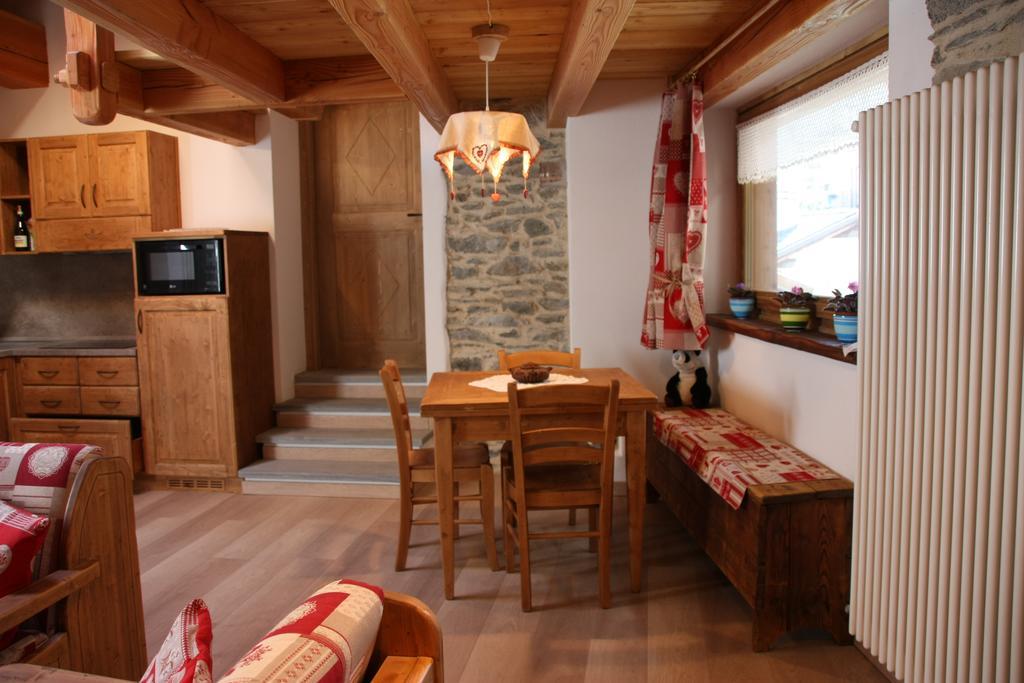 Ferienwohnung Lo Trapei Aosta Zimmer foto